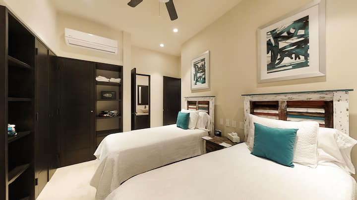 2 camas individuales o 1 habitación tamaño king.