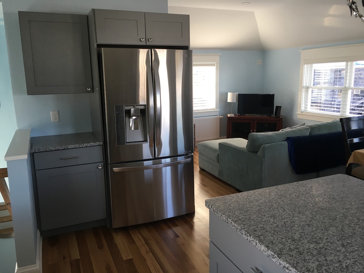 Popular Airbnb listing: Newly remodeled home with ocean views! in South Shore