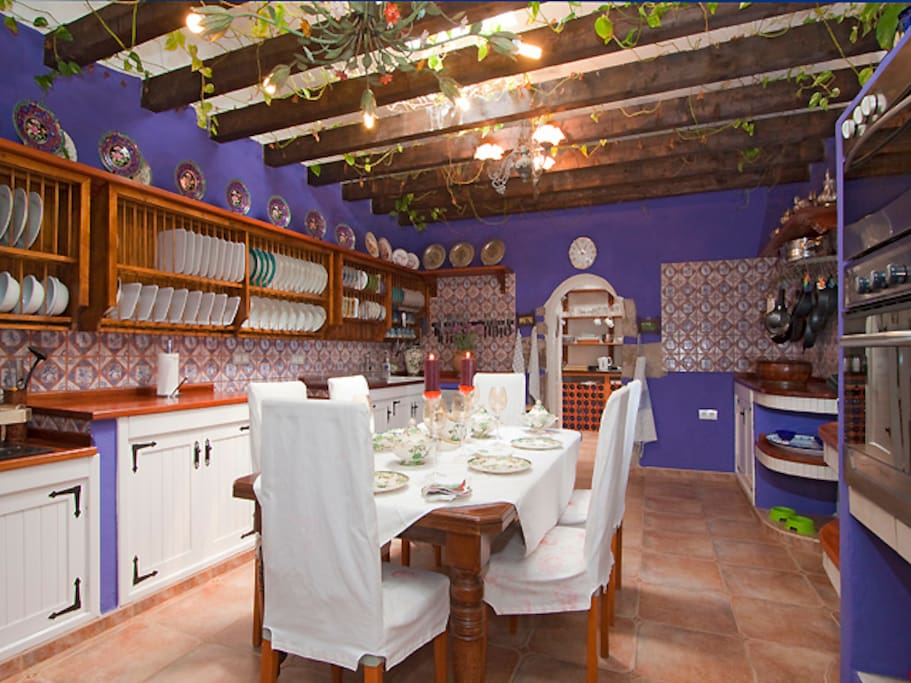 Kitchen & Larder