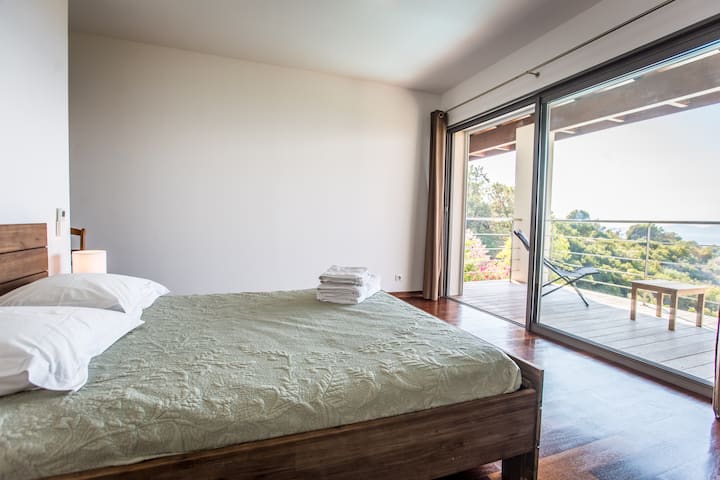 საძინებელი 4