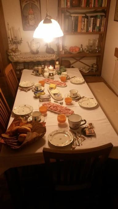 Frühstückstisch