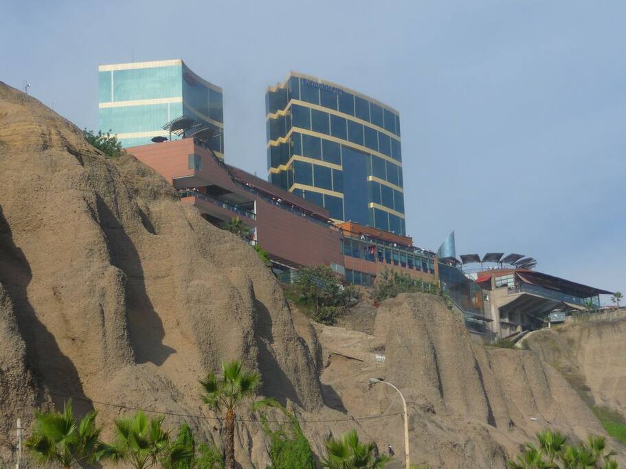 Vista al centro comercial Larcomar