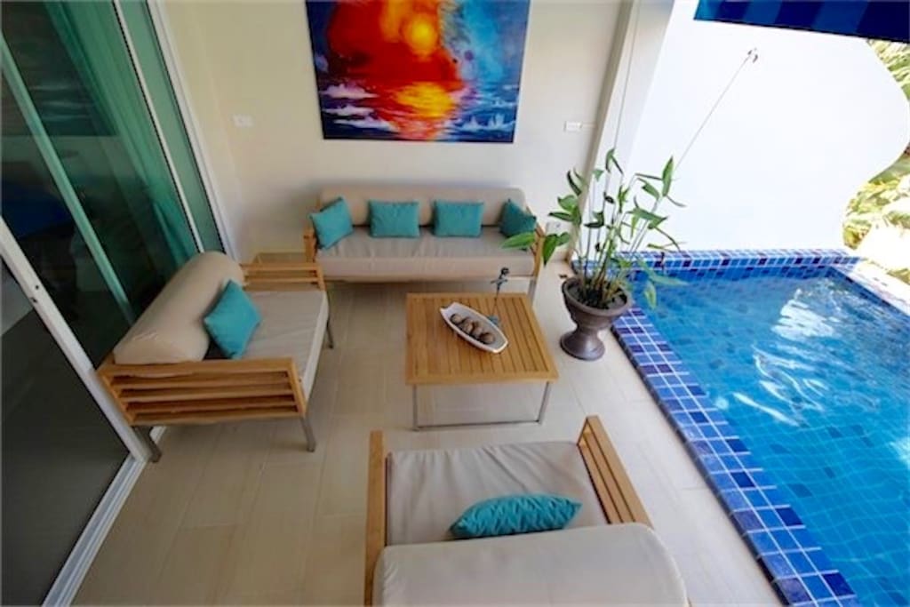 Large & relaxing pool terrace