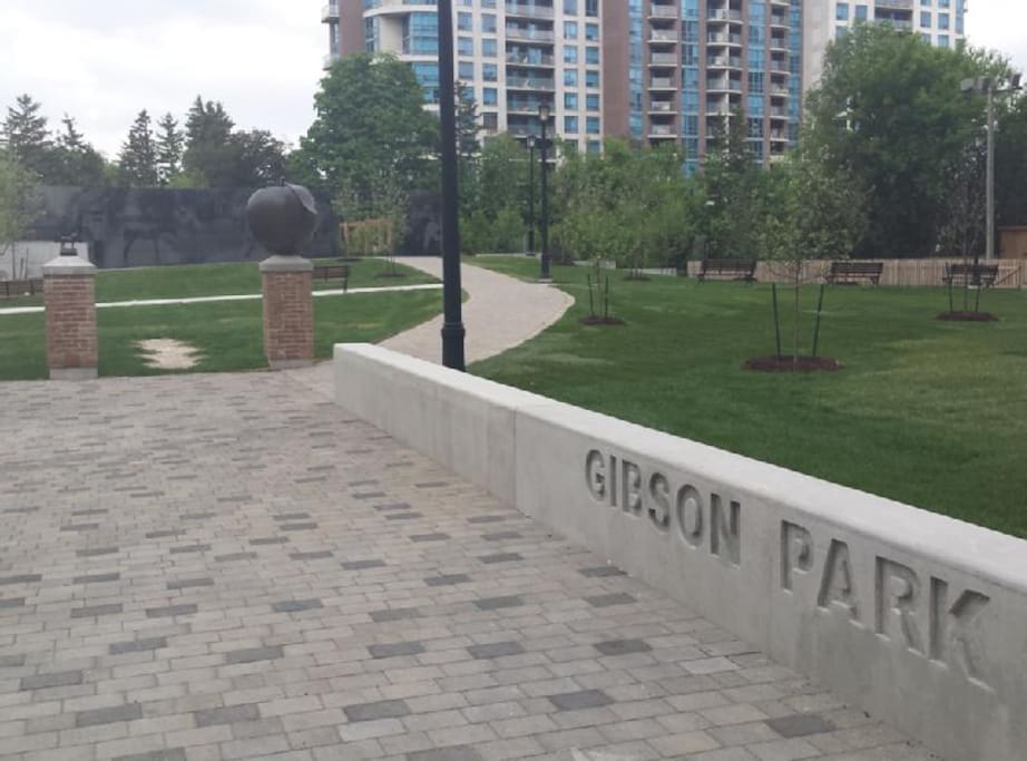 7 Minutes walk to Gibson Square. A beautiful park. One of my favourite spots. Really close to Subway into the city core.