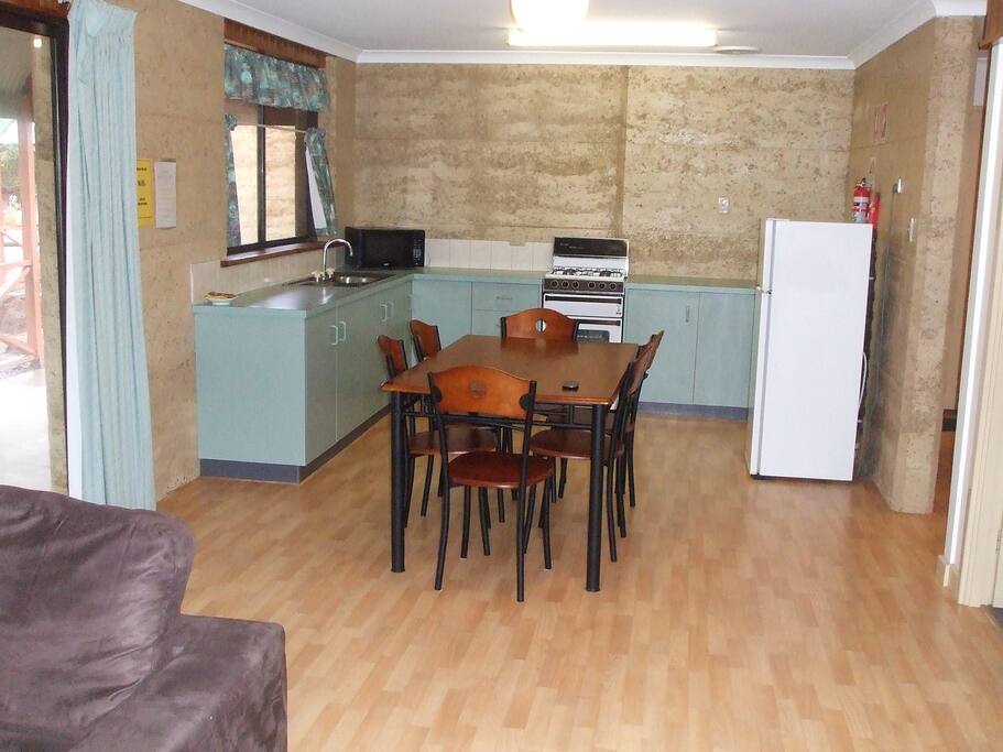 Kitchen / dining