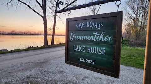 Dreamcatcher Lake House  - Two Lakes, Two Views