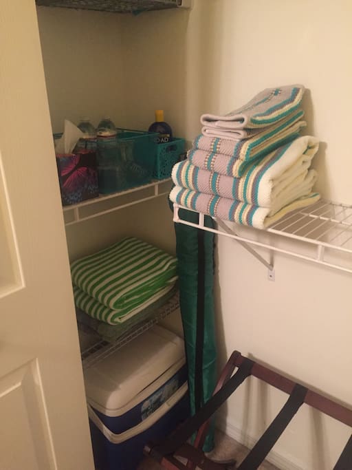 Bedroom closet, fresh bath and beach towels, beach umbrella, sun screen and beach cooler. Beach chairs are also available for your use anytime!