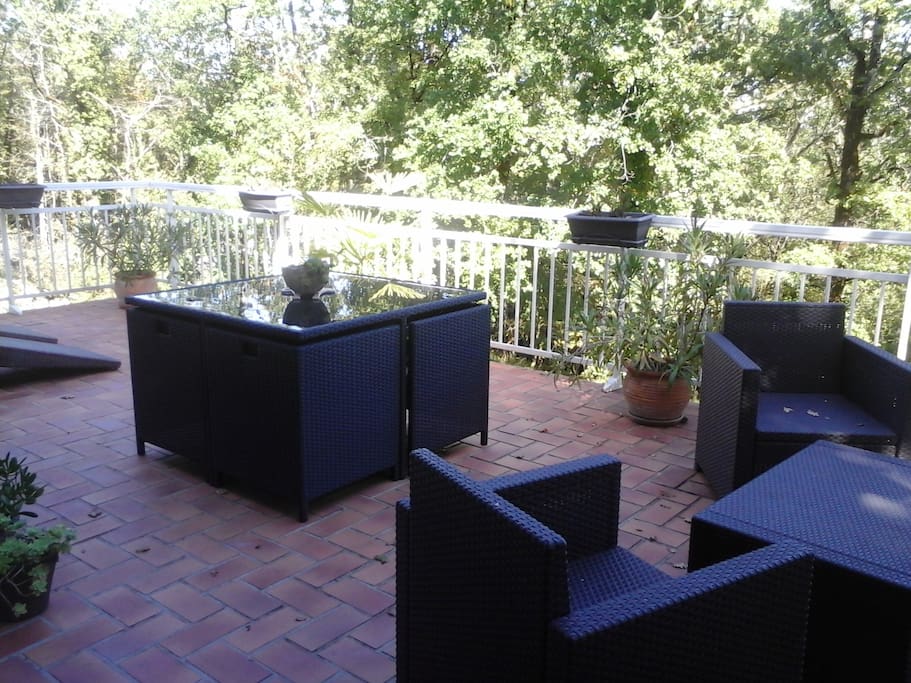 deux terrasses disponibles ensoleillées