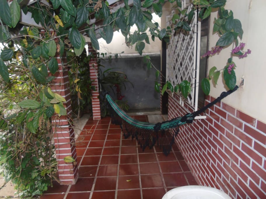 Rede para relaxamento na varanda