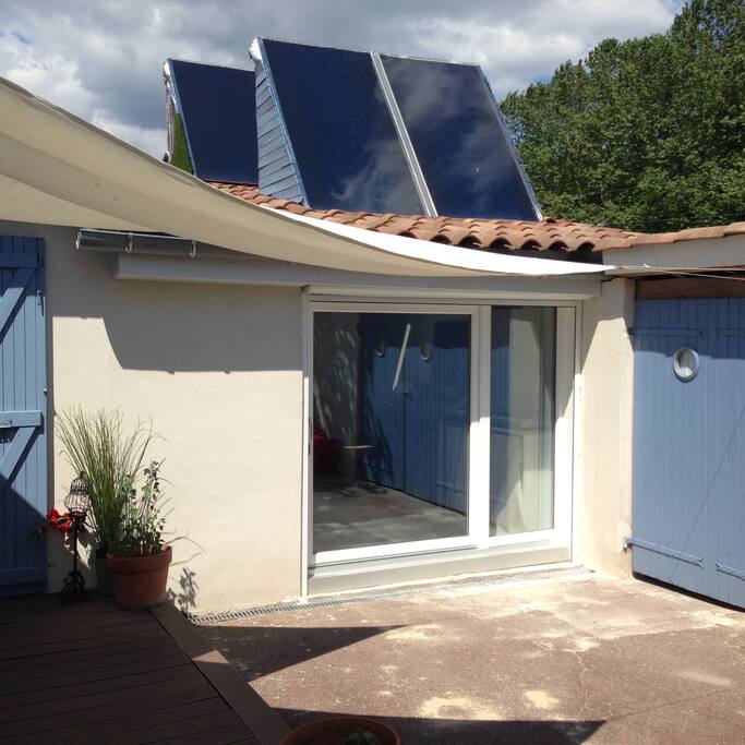 vue exterieure depuis le jardin