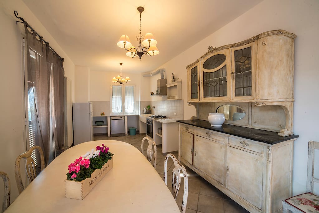 Dining room/kitchen
