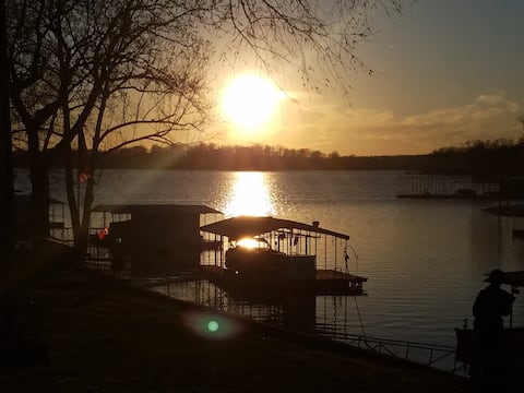 Poet’s Lake Landing on Grand Lake Elk River