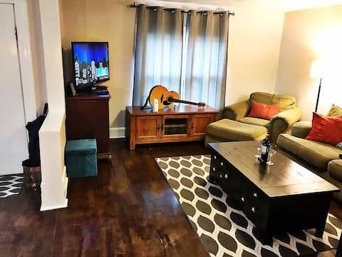 Victorian W. Nashville apartment. great location!