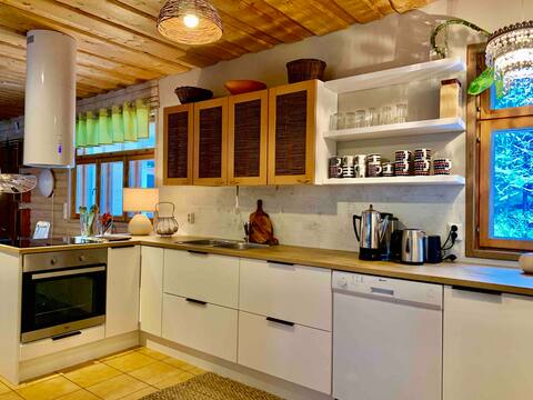 Successful Airbnb property: A cozy cabin by the lake w/ sauna & berry picking in Etelä Savo