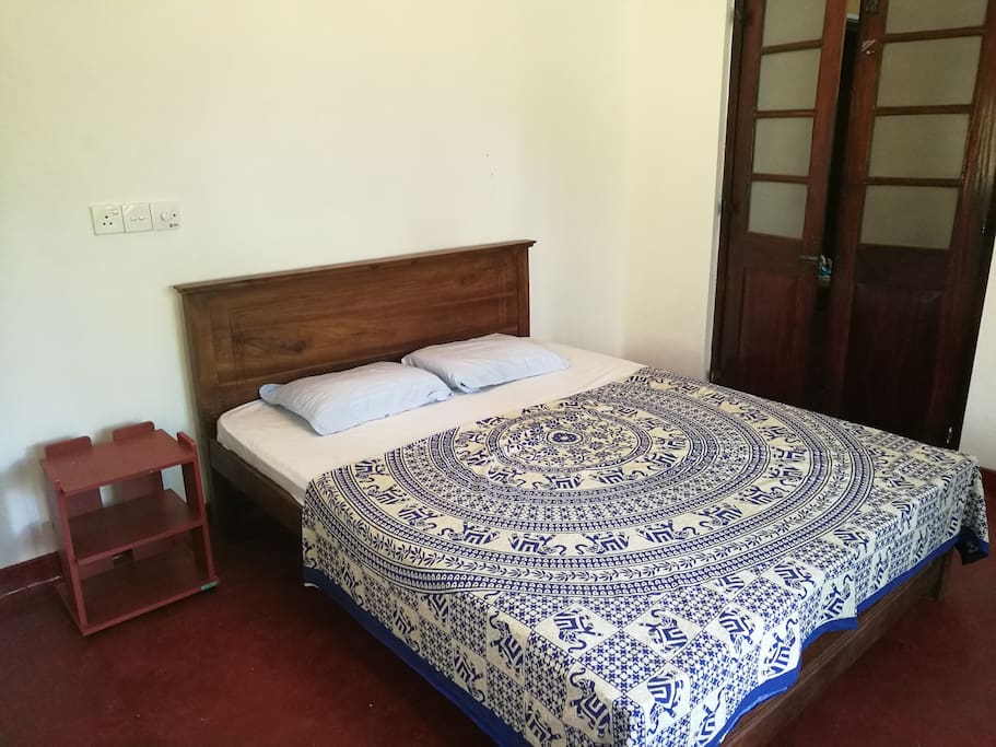 room with 160cm bed
