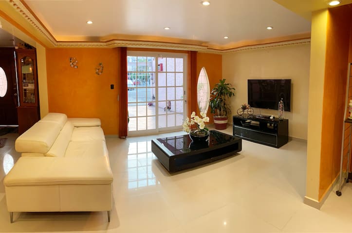 Hermosa casa 10 min Aeropuerto, 15 min Centro CDMX