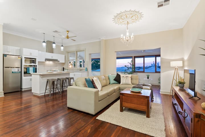 CharacterHouse+CityViews+CrownPerth*OptusStadium