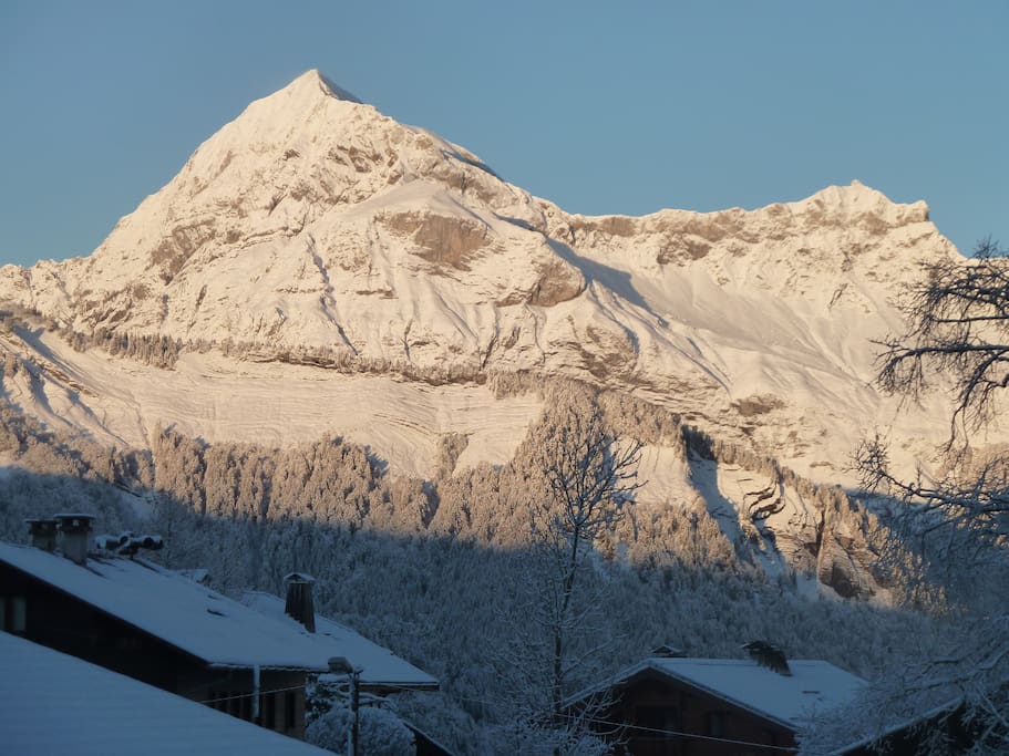 Vue de la chaine des Aravis depuis le chalet
