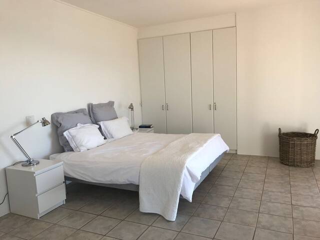 Breathtaking view villa in safe Bantry Bay gallery image 5