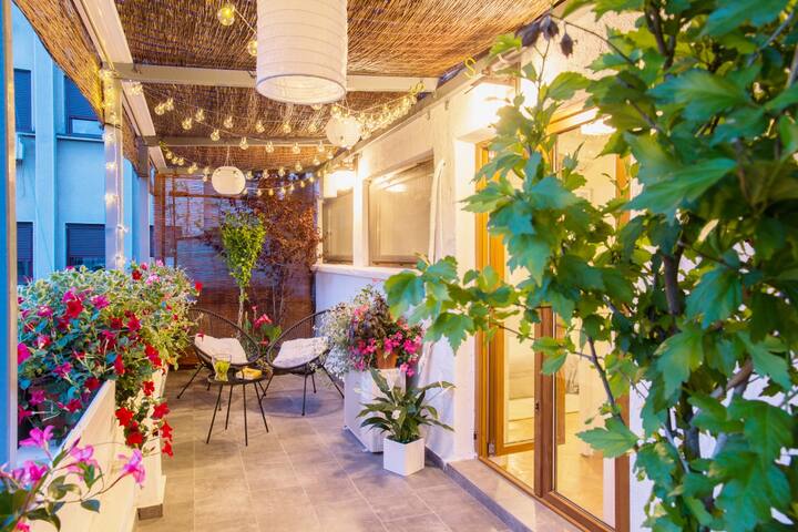 Brand new luxury retreat in the heart of the city!