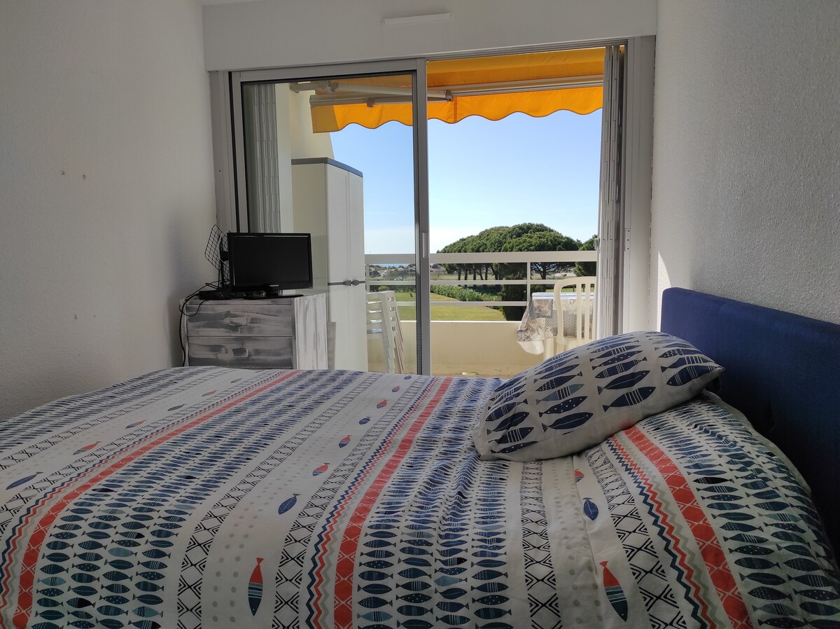 Соба со голем кревет 