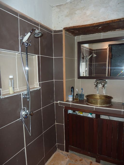 salle d'eau au 2ème niveau