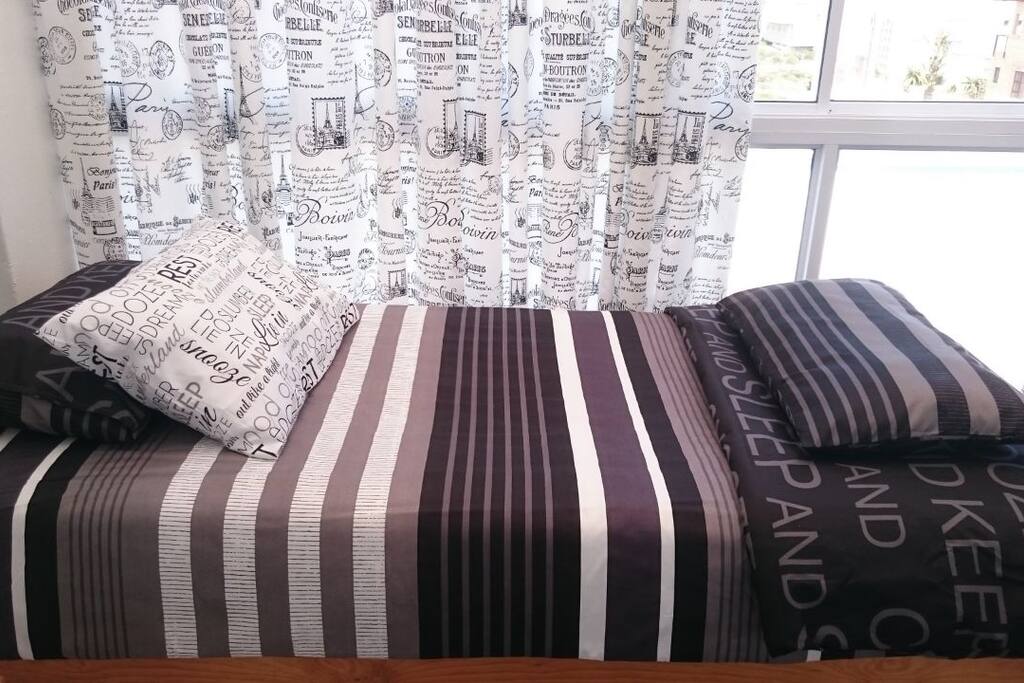Extra bed on enclosed stoop