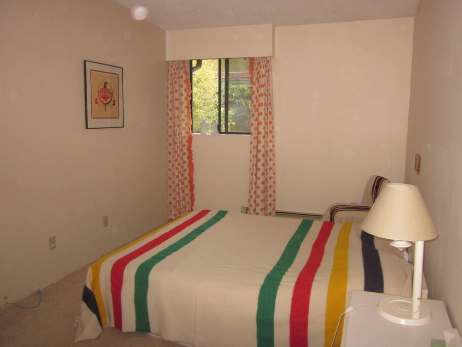 queen bed