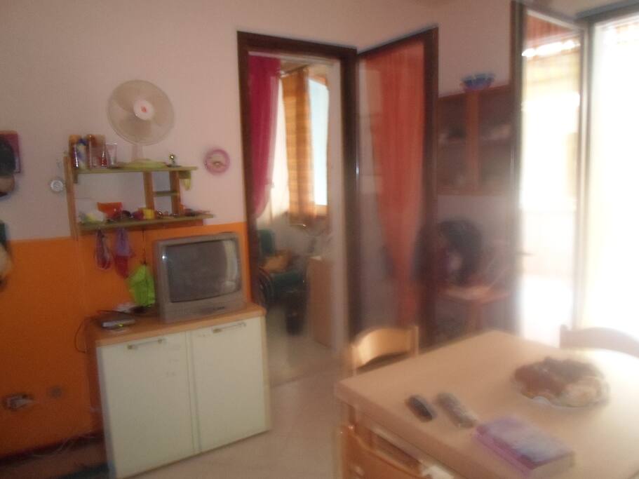 Cucina con accesso salottino