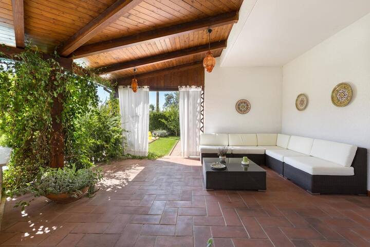 [Villa Paola] Piscina Privata con Ampio Giardino gallery image 4