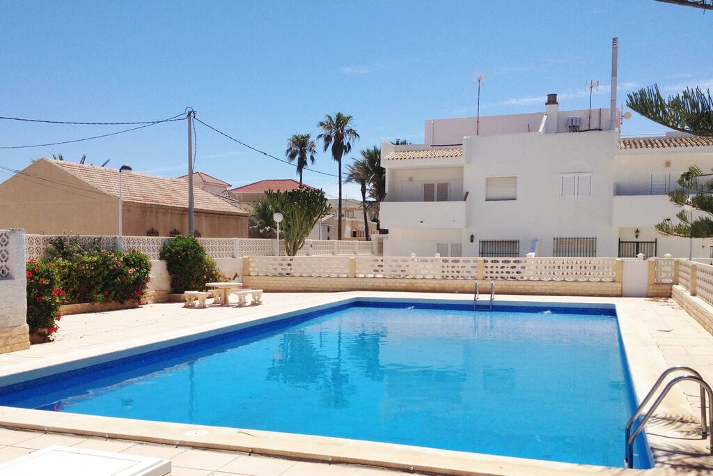 Piscina comunitaria, muy tranquila