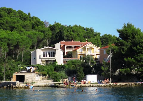 Popular Airbnb listing: Apartmani Tereza I., Kukljica. in Općina Kukljica
