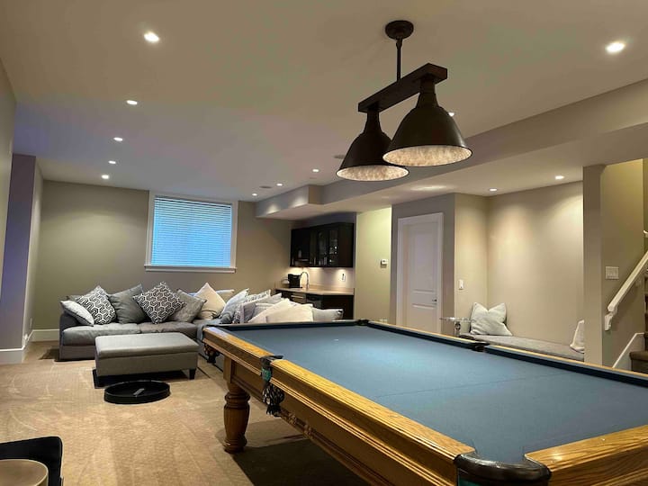 Luxurious Calm Villa In A Golf Course Community - Surrey, BC