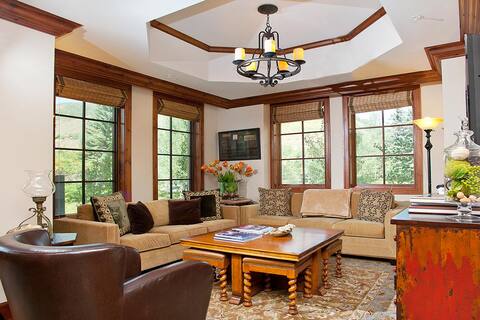 Ritz-Carlton Residence 112