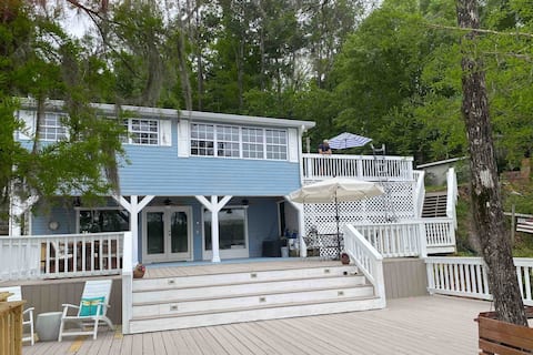 Gorgeous Gantt Lake Retreat - Sunsets & Serenity