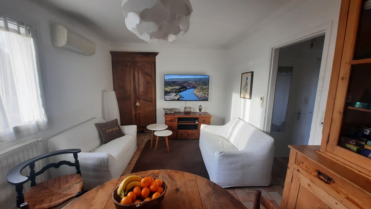Popular Airbnb listing: The Time of the Cicadas, in Provence in Diocèse De Valence
