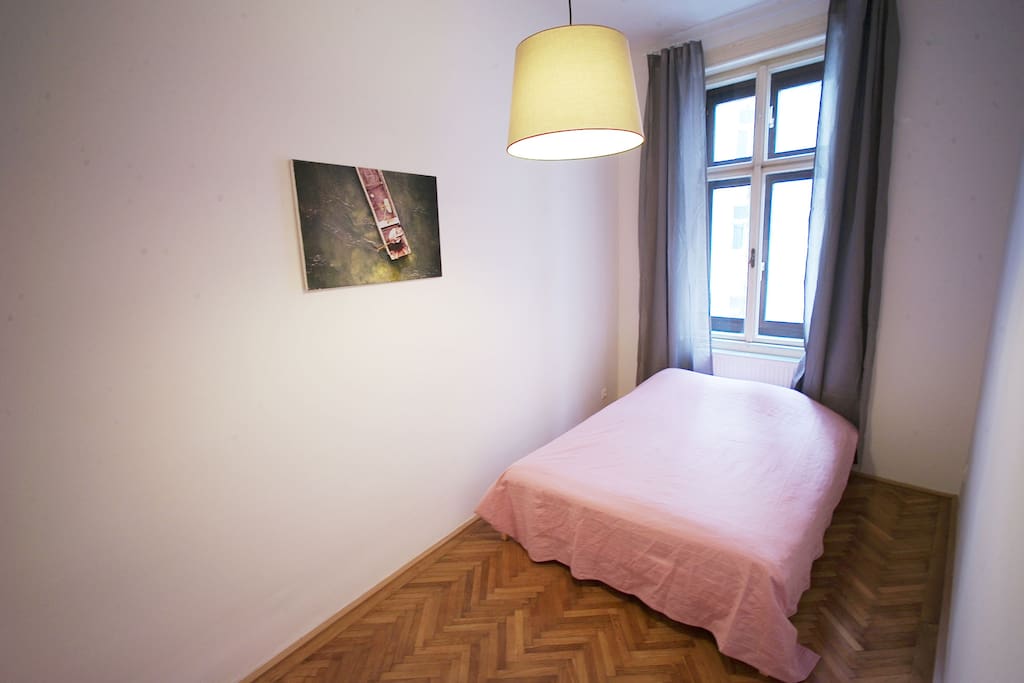 gemütliches, ruhiges Kabinett mit Doppelbett