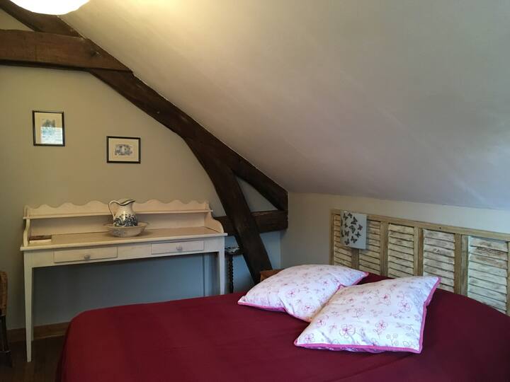 Camera con letto matrimoniale 140cm