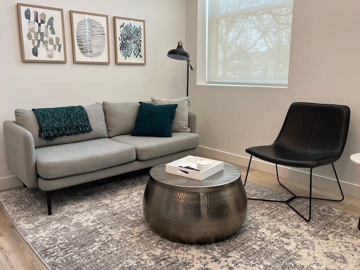 Modern 2 Br Condo Near Haymarket/downtown - Lincoln, NE