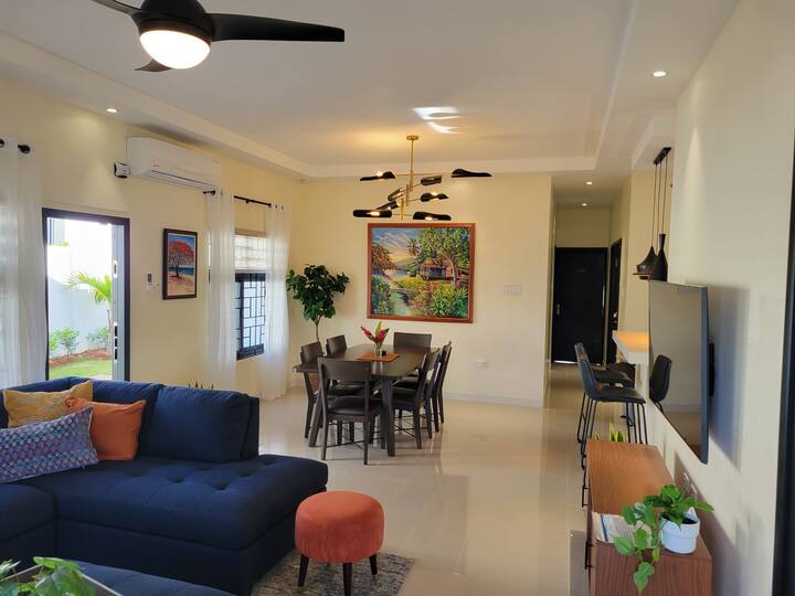 Villa DeJah Blue2 Modern/Pool/AC/WIFI/Hot Water Houses for Rent in