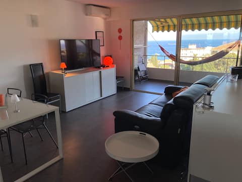 Airbnb performant: Apartement with rare panoramic sea view à Mandelieu La Napoule