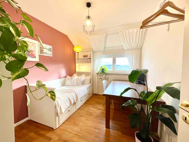 Bedroom with single or double bed and workspace 