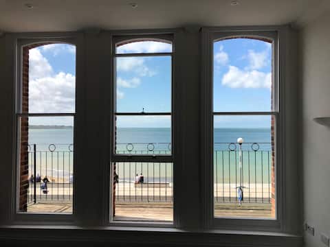 Top performing Airbnb: Ziggys- Seafront Old Town Margate in Manston