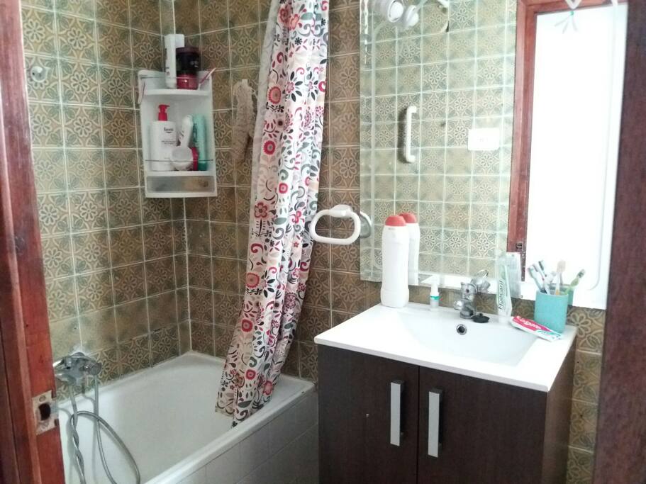 Baño con ducha