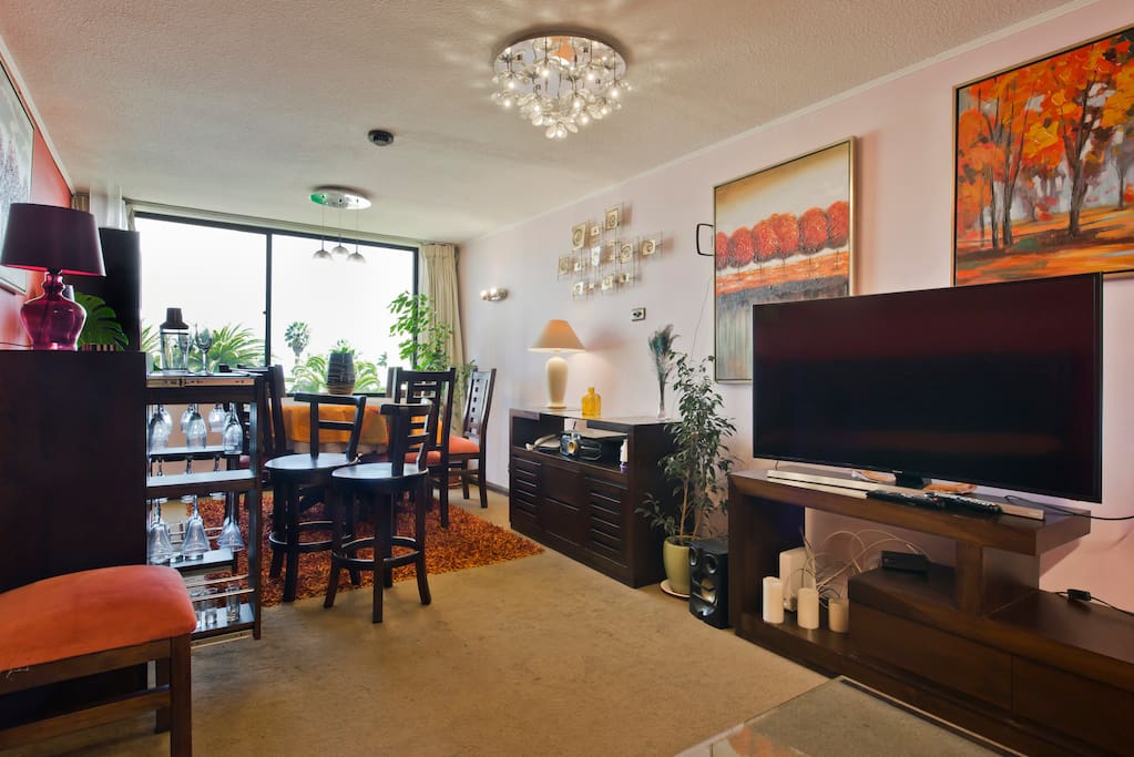 COMEDOR, BAR, SALA DE TELEVISIÓN, TODO LO NECESARIO PARA DISFRUTAR Y COMPARTIR.