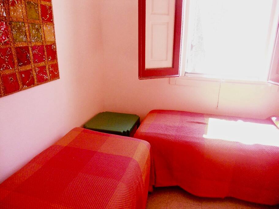 Stanza con due letti a una piazza