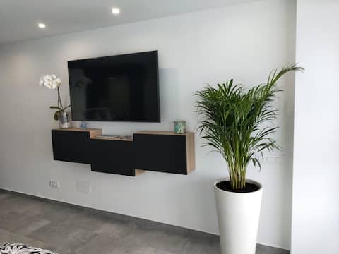 Anuncio de Airbnb popular: Apartamentos de Marcela, ocean front, wake up... en Castell Platja D'aro