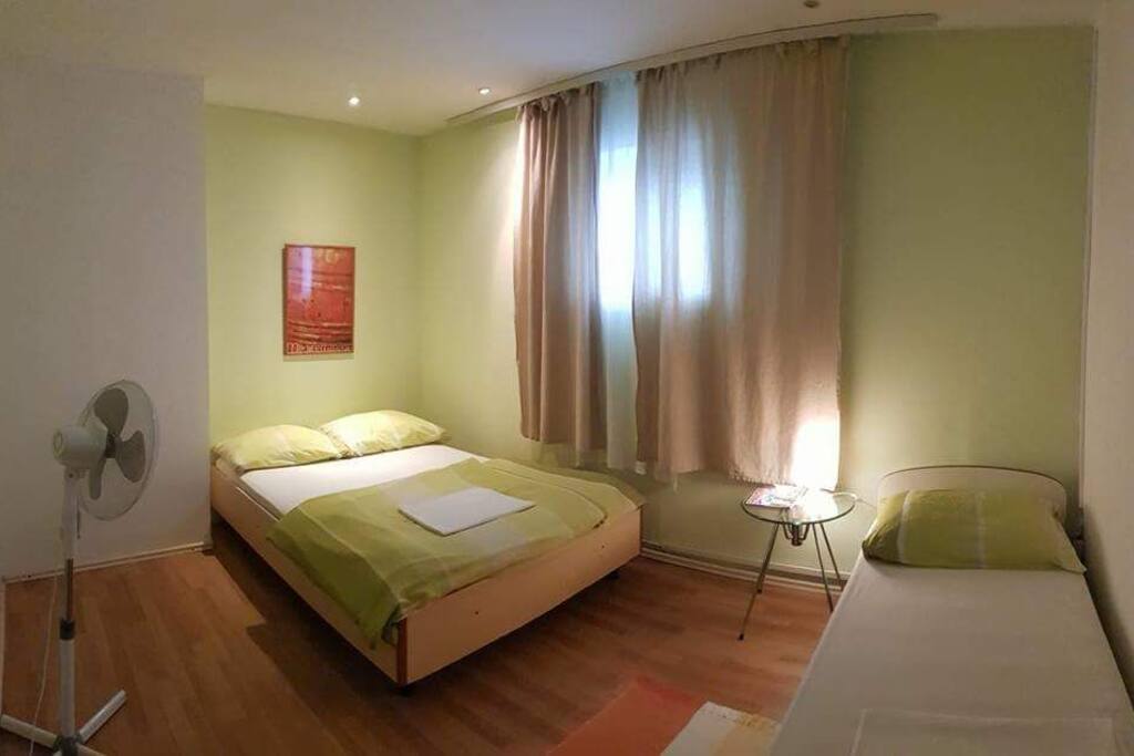 Room For Rent In A Familly Room For Rent In A Familly