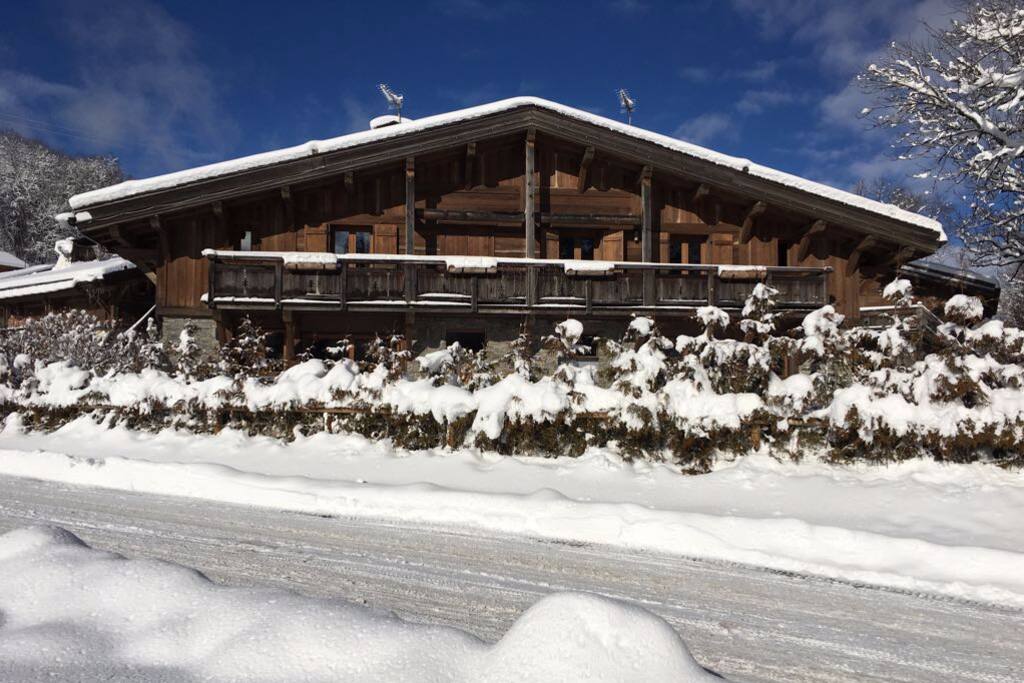 The KARMA CHALET coté sud