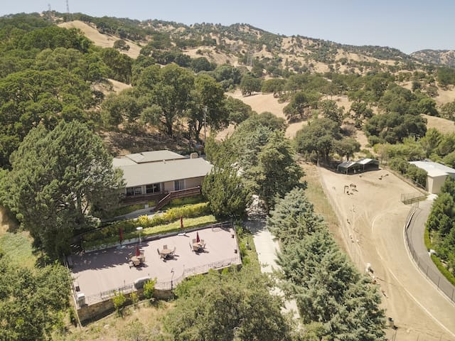 Yin Ranch Hill House Napa Like Vineyard For 19 Houses For Rent